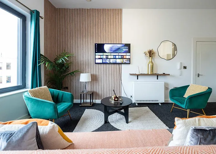 Spacious 2 Bed Near Media And Old Trafford *