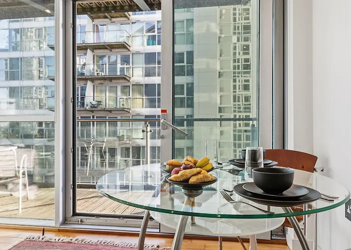 Διαμέρισμα Centre 1b With Free Private Parking & Balcony