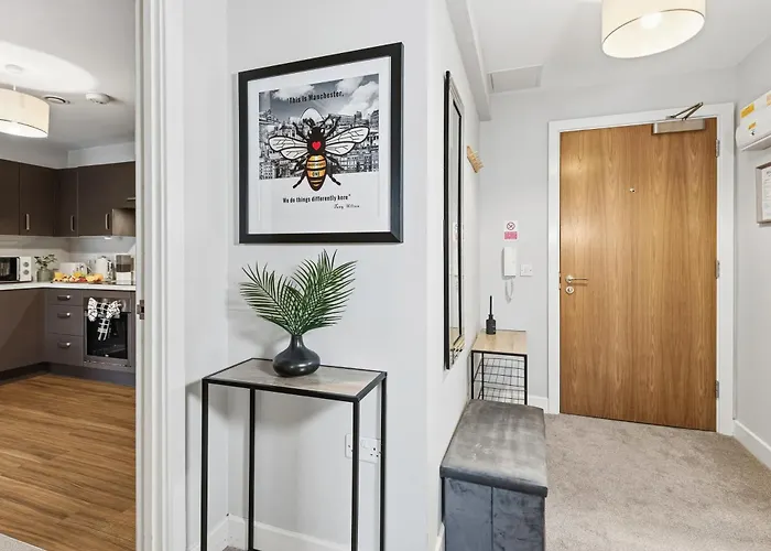 Lux 2bd, Free Parking & Wifi, Near Mcr Center And Media דירה