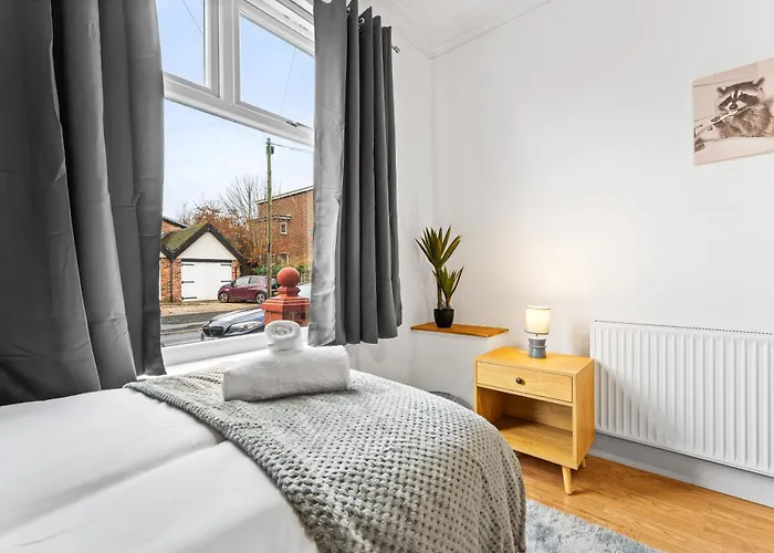 Comfortable 4 Bed - Free Parking & Fast Wifi Apartament Denton (Tameside)