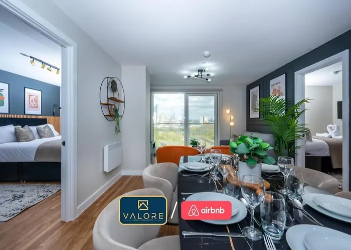 Apartment Luxury Waterfront 2br - Free Gym Access & Parking *