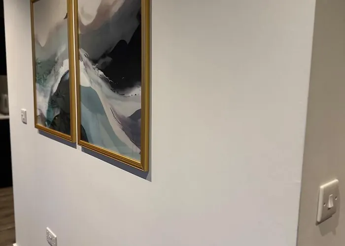 Luxury With Gym & Parking Manchester