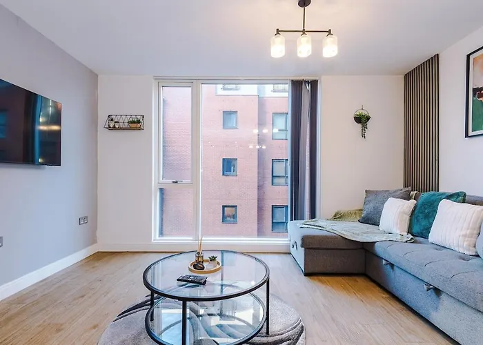 Centre, Central, Pool Table *