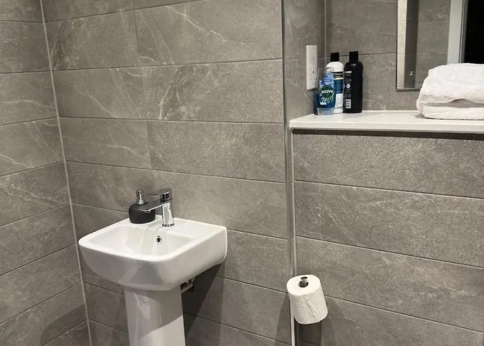 Luxury With Gym & Parking * Manchester