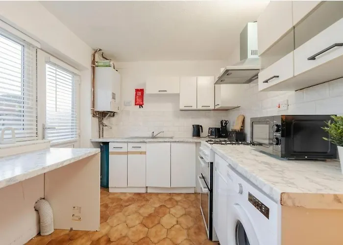 Apartament Lavish & Comfy - Contractors And Long - Close To Piccadilly & Etihad - Fast Speed Wi-fi - Sleep 7