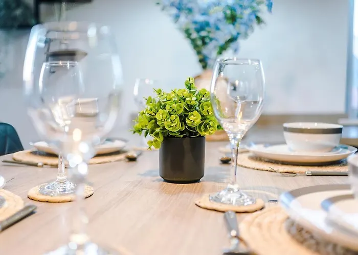 Apartamento Luxury 2 Bed Close To Coop Etihad And Centre *