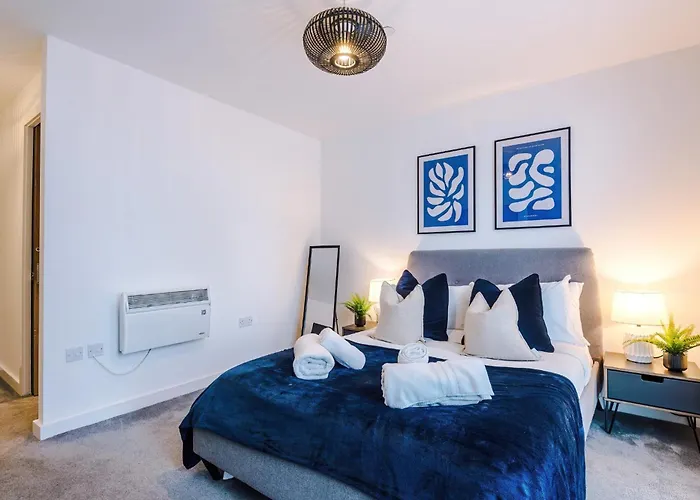 Trafford Loft Modern In *