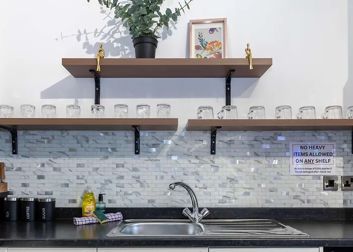 Spacious 2 Bed Near Media And Old Trafford *