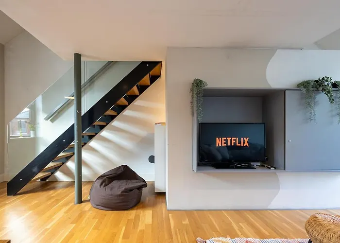 Stylish & Modern 3br - Garden, Parking & Ps5 *