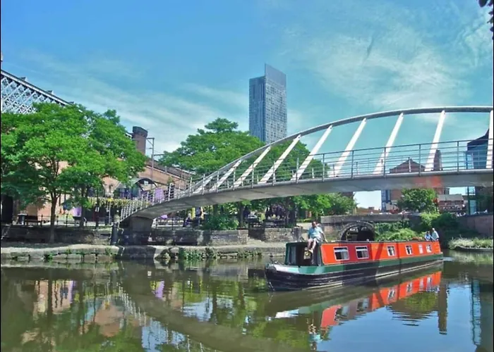 3 Bedroom Penthouse Roof Garden Parking Canal Apartamento