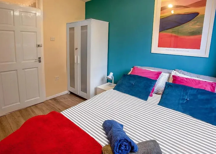 Stylish In Salford With Free Parking Манчестер