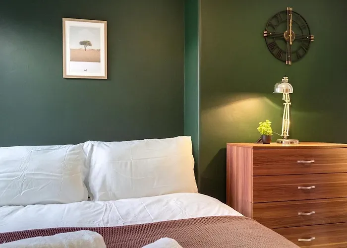 Apartamento Spacious 4 Bedroom House With Pacman,darts, Netflix By Vista Short Lets Mánchester