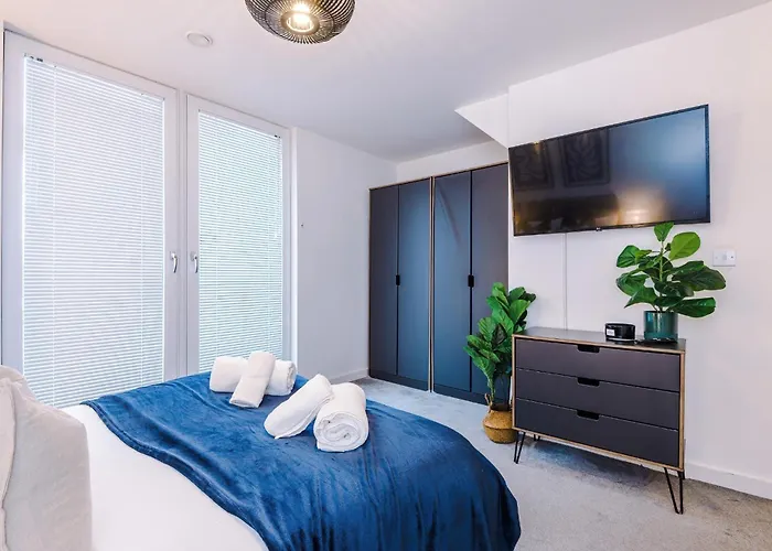 Trafford Loft Modern In Apartment *