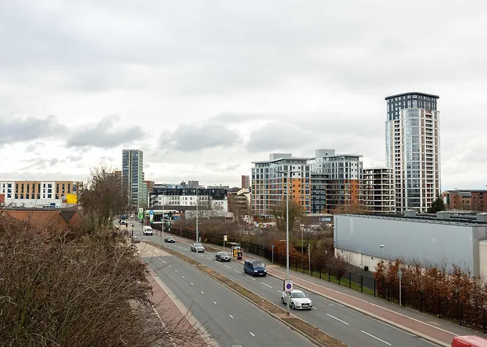 Spacious 2 Bed Near Media And Old Trafford