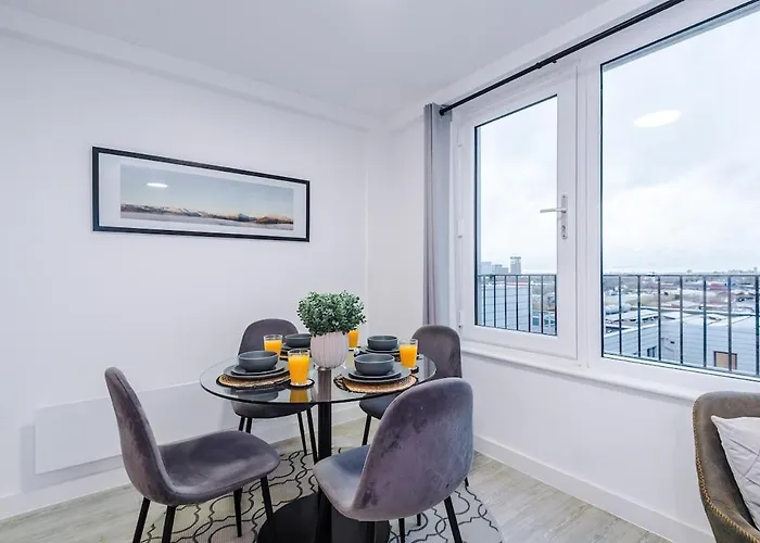 Central, 2 Bedroom, Penthouse Duplex Apartamento