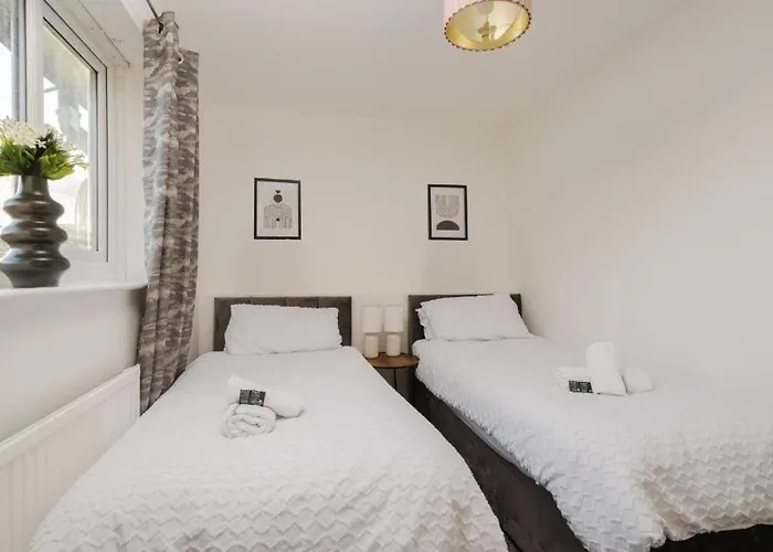 Daire Lavish And Comfy - Contractors & Long - Close To Piccadilly And Etihad - Fast Speed Wi-fi - Guests 7 Manchester