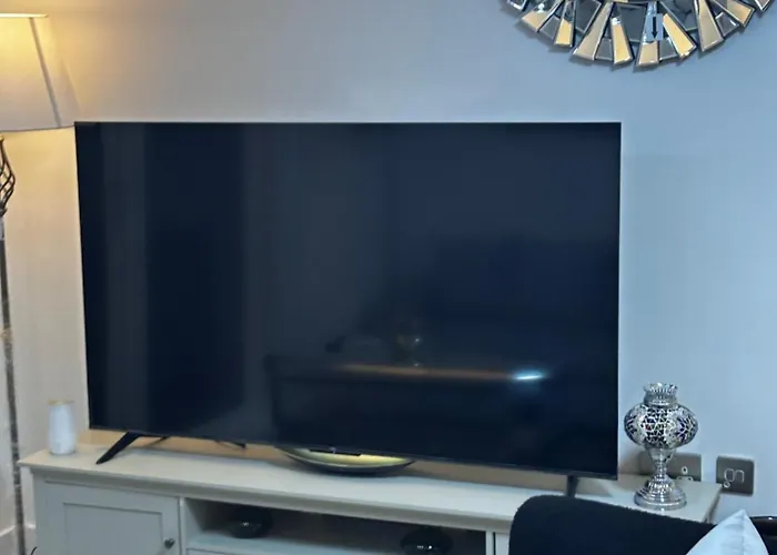 Apartment Mega12 Luxury Modern At Centre,2 Bath, 2 Toilets, 2 King Beds,-free Car Park