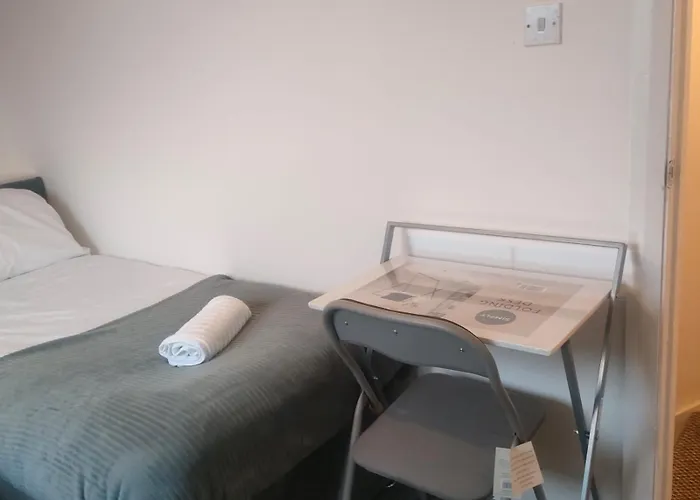 4 Mins From Stadium - Sleeps 7 - Near - Driveway Parking 公寓 *