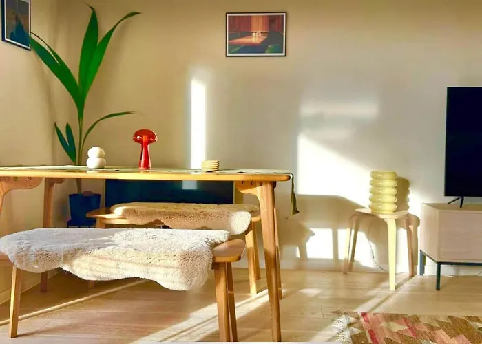 Boutique Centre Apartment, Balcony, Parking Apartament *