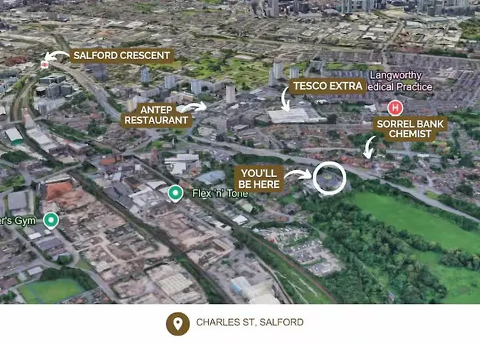 Six Bedroom Group Near Mediacityuk With Garden And Lockbox Check In Гостевой дом 3*