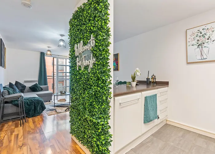 2-bed Apt-sleeps 5-long Stays-oxford St Apartment Manchester