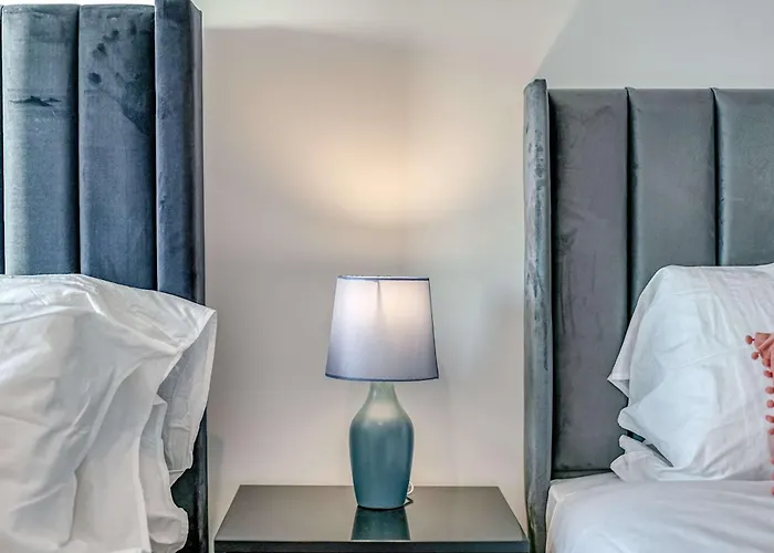 公寓 2-br Flat - & Town Centre View -1 Minute To Train & Tram Station - Sleeps 5 曼彻斯特