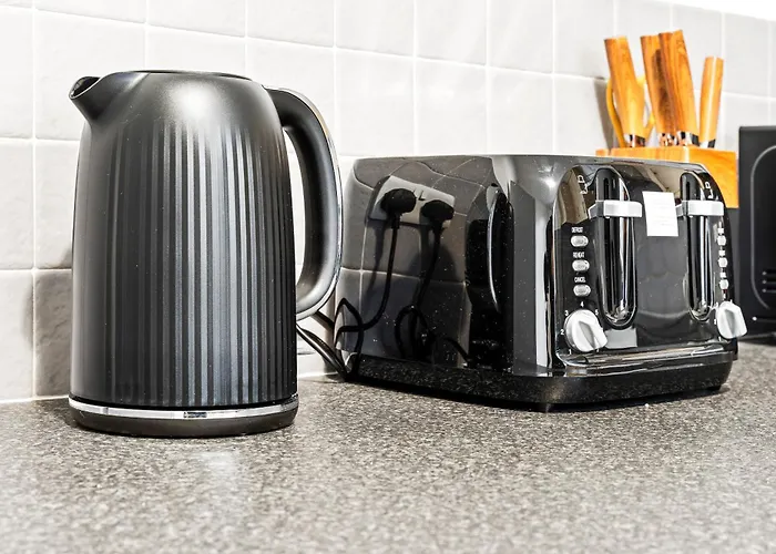 Comfortable 4 Bed - Free Parking & Fast Wifi Apartament Denton (Tameside)