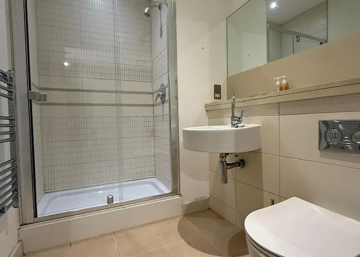 Spacious 2-Bed Apartment In Manchester City Centre Manchester