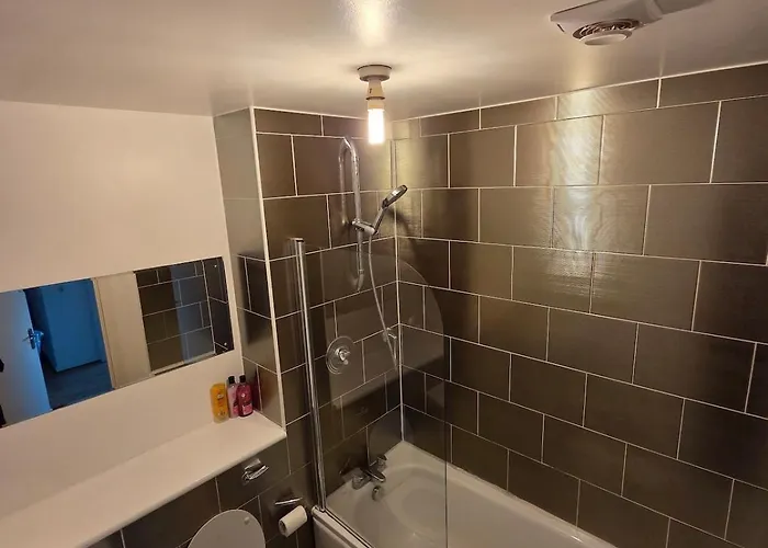 2 Bed 2 Bath Apartment,500 Meter's From Deansgate Close To Ao Arena * Manchester