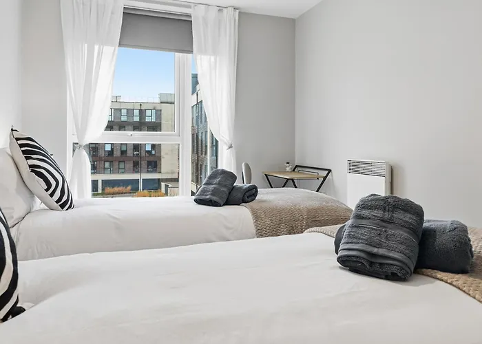 Lux 2bd, Free Parking & Wifi, Near Mcr Center And Media *