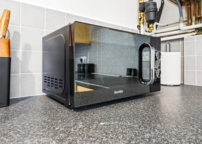 Apartament Comfortable 4 Bed - Free Parking & Fast Wifi