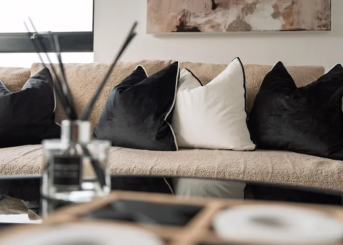 شقة 2 Bedroom - Old Trafford - Balcony - Free Parking *