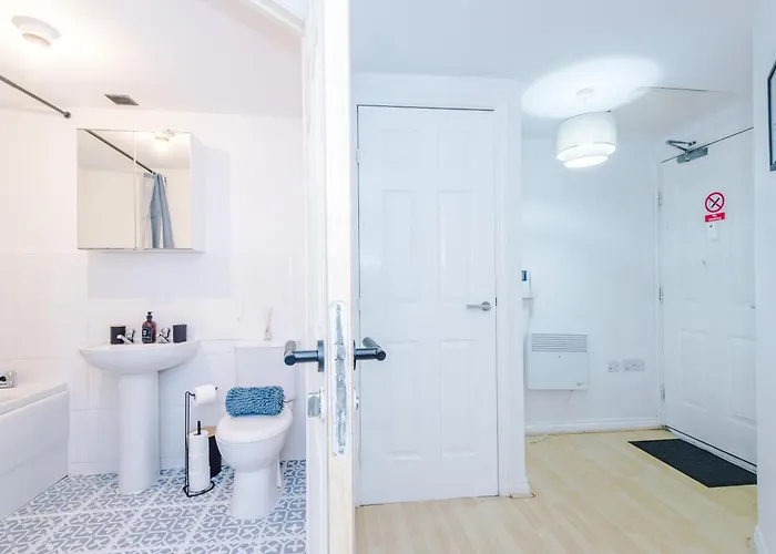 The Salford Luxe - Modern & Cosy 2 Bed Presented By Parydise - Ideal For Business Or Work *