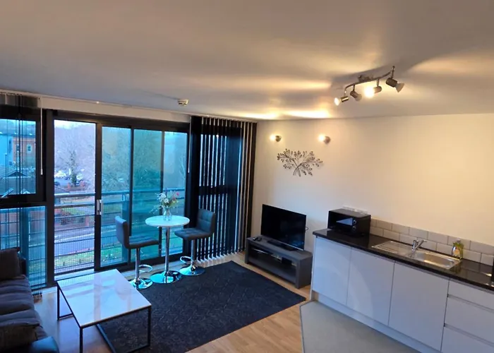 2 Bed 2 Bath Apartment,500 Meter's From Deansgate Close To Ao Arena *