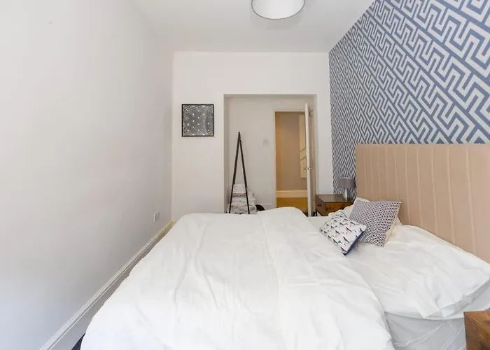 Daire Charming 2-bed In M16 *