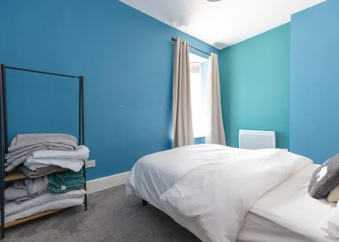 Daire Charming 2-bed In M16