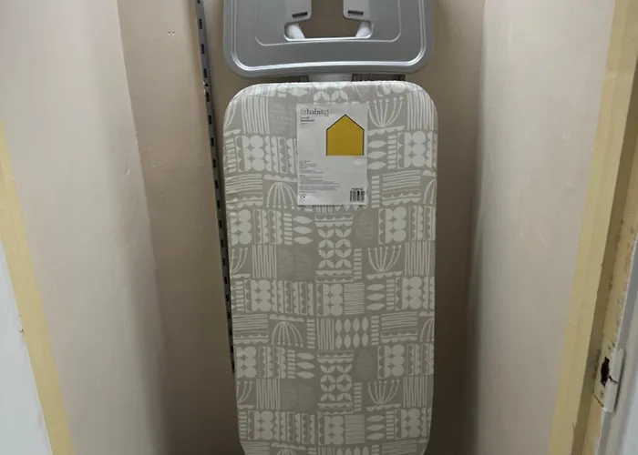 Apartment Luxury 2-bed Apartment,office With Built-in Tv King Bed, Private Entrance And Free Parking Manchester