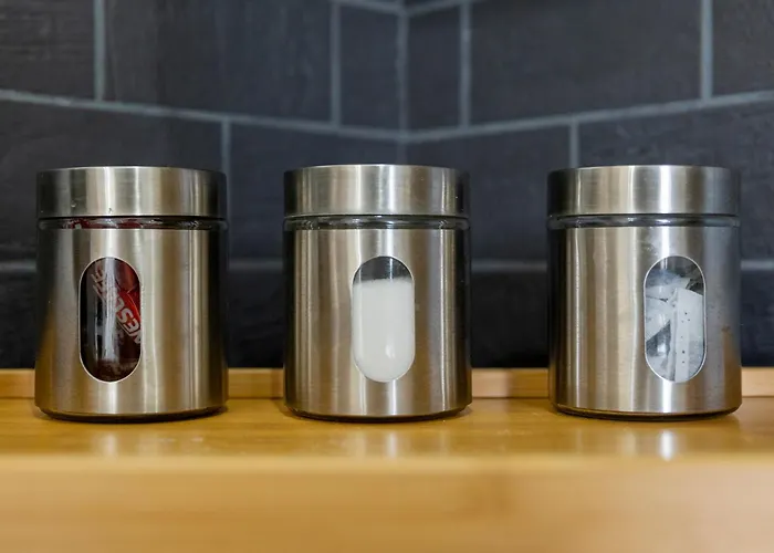 Apartamento Free Parking, Large House For Contractors & Families, Sleeps 6, 15mins To Centre *