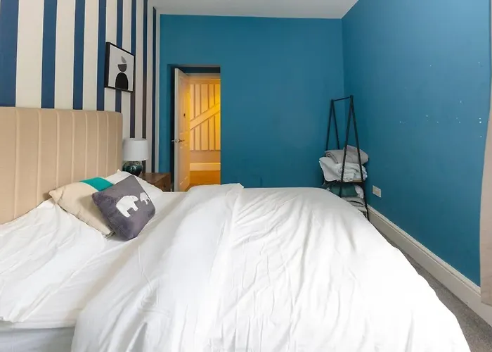 Apartment Charming 2-bed In M16 Manchester