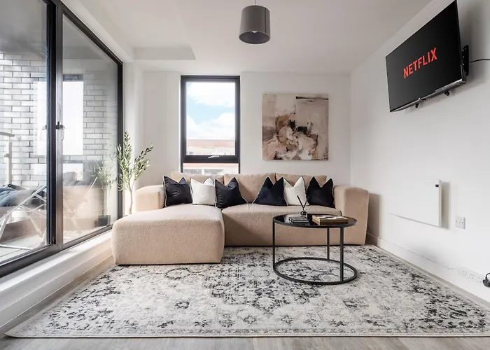 2 Bedroom - Old Trafford - Balcony - Free Parking شقة