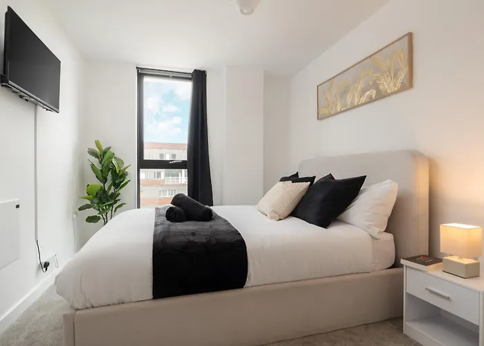 2 Bedroom - Old Trafford - Balcony - Free Parking مانشستر