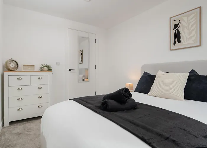 شقة 2 Bedroom - Old Trafford - Balcony - Free Parking