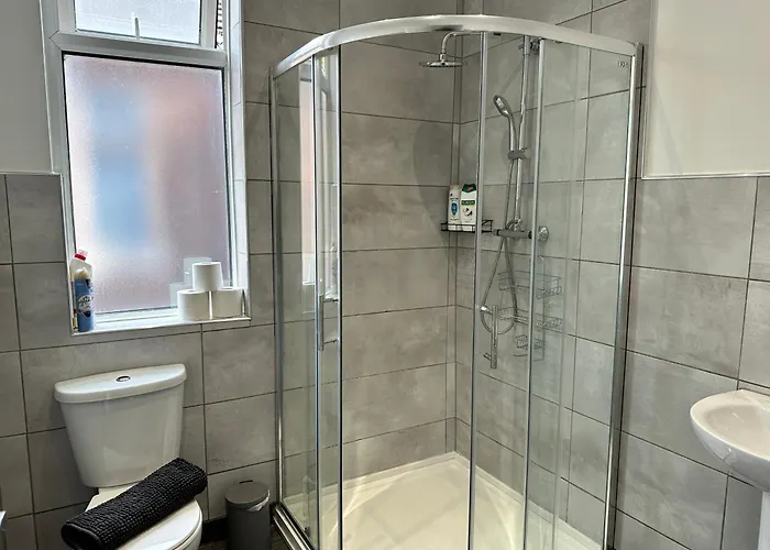 Сasa de vacaciones Daisybank Co-living - Private Self-cater *