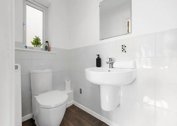 Сasa de vacaciones Luxury 4 Bed Home, Garden, Parking, 3 Baths *