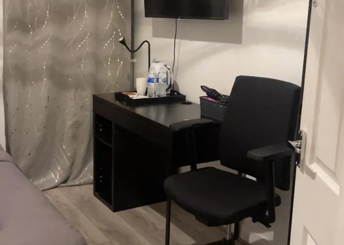 A House Near Etihad And Town Centre *