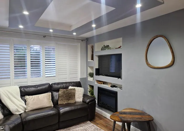펜션 Sleeps 5 - Free Parking Wifi Near Airport & 맨체스터