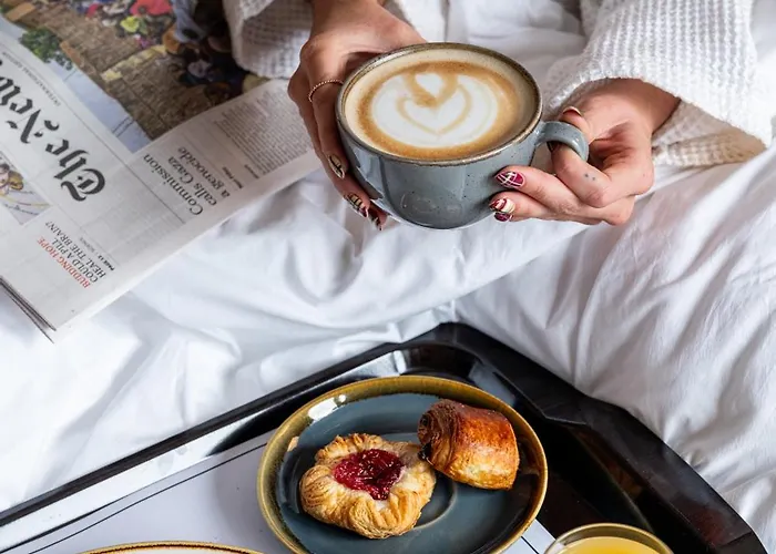 Marriott Victoria & Hotel 4*