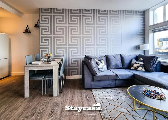 Modern Centre Stunning 18th Floor View