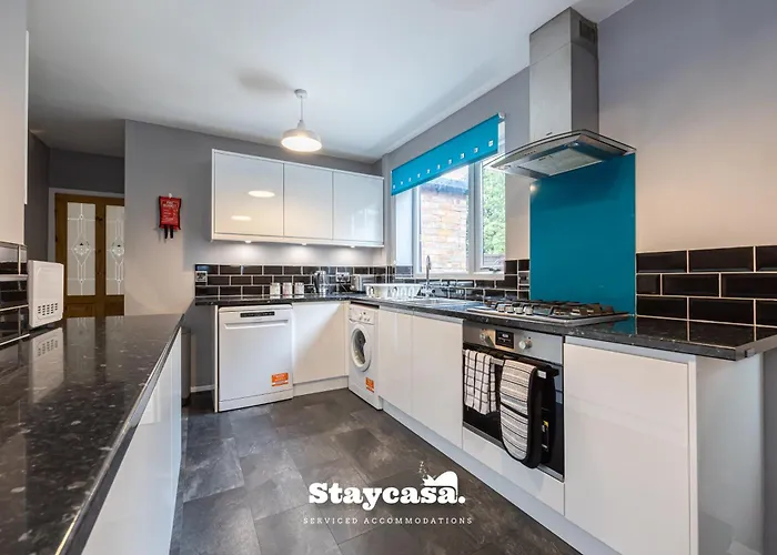 Сasa de vacaciones Spacious Cosy Cove With Large Driveway And Garden Wythenshawe