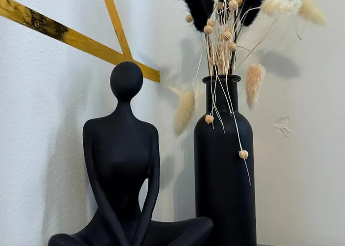 House In Mvs Snug Urban Hideaway *